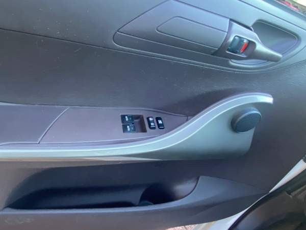 Toyota Iq Ugleural'skiy - valokuva 3