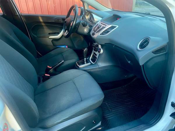 Ford Fiesta Nokia - valokuva 8