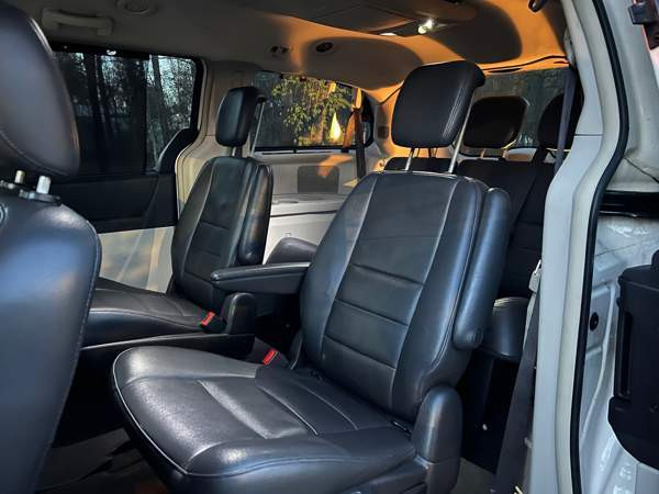 Chrysler Grand Voyager Вантаа - изображение 8