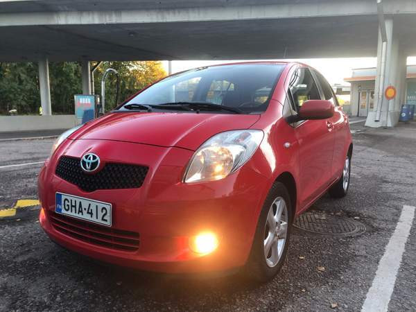 Toyota Yaris Helsinki - valokuva 1