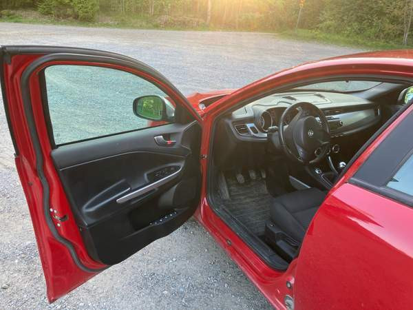 Alfa Romeo Giulietta Тампере - изображение 3