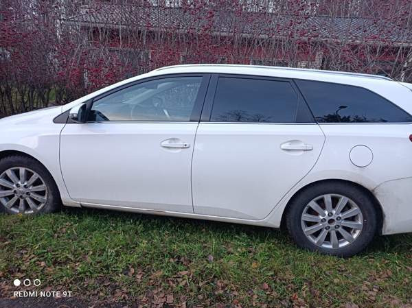 Toyota Auris Haukipudas - valokuva 6