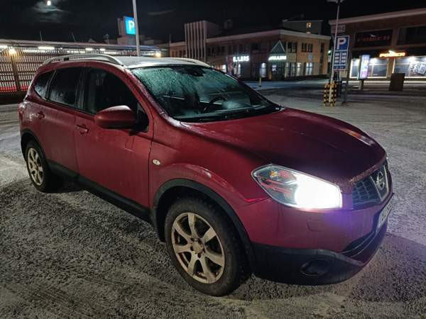 Nissan Qashqai+2 Kemin - valokuva 1