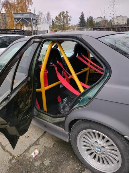 BMW 325 Raisio - valokuva 2