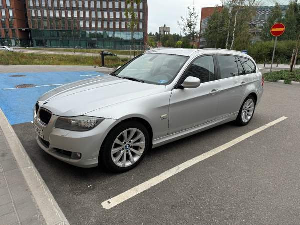 BMW 320 Hyvinkää - valokuva 1