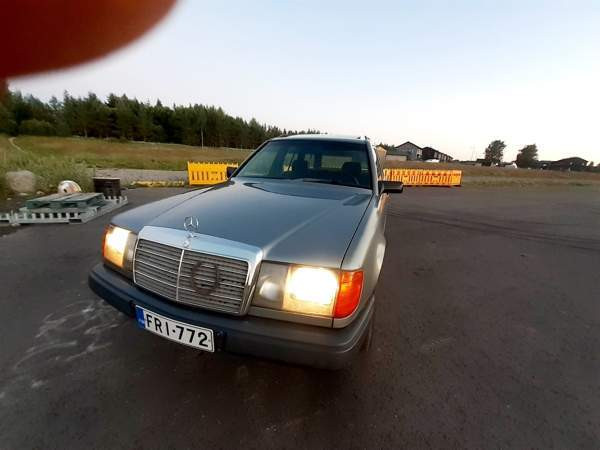 Mercedes-Benz 230 Vantaa - valokuva 6