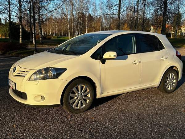 Toyota Auris Riihimäki - valokuva 1