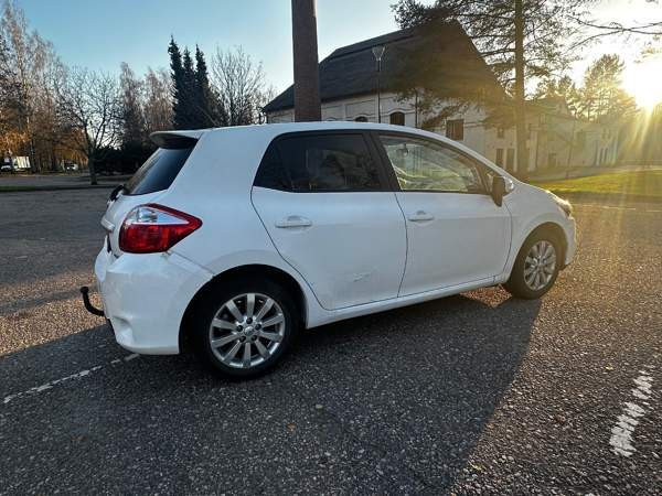 Toyota Auris Riihimäki - valokuva 3