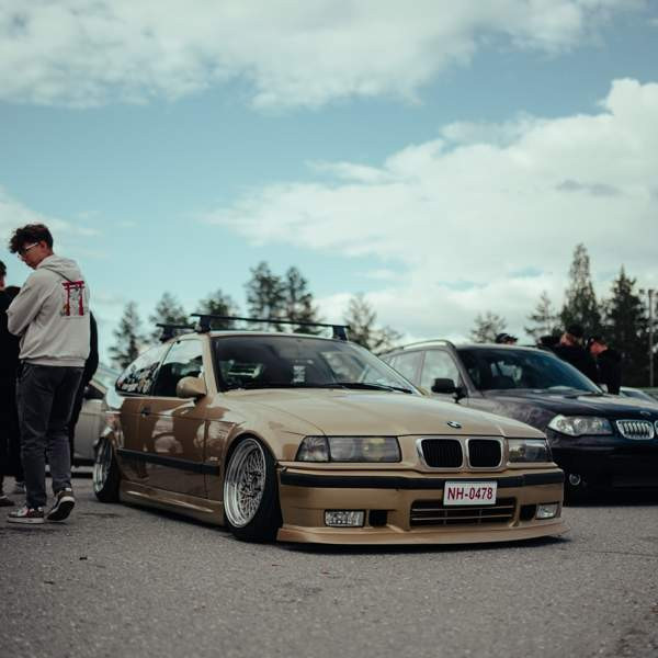 BMW 323 Hyvinkää - valokuva 1