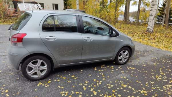 Toyota Yaris Lapinlahti - изображение 1