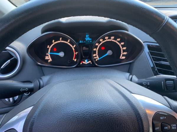 Ford Fiesta Раума - изображение 8