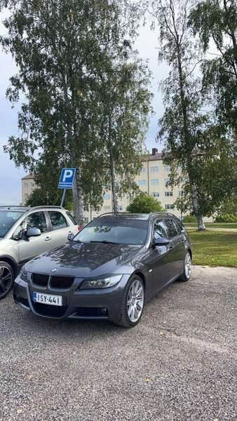 BMW 330 Taksimo - valokuva 2