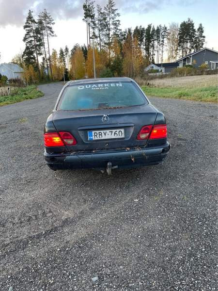 Mercedes-Benz 220 Lapua - изображение 4