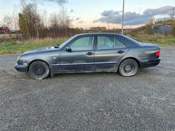 Mercedes-Benz 220 Lapua - изображение 2