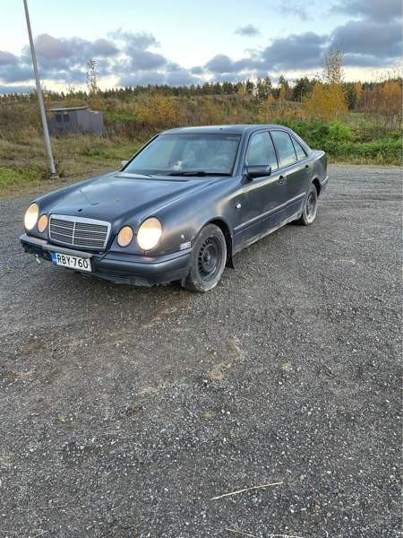 Mercedes-Benz 220 Lapua - изображение 1