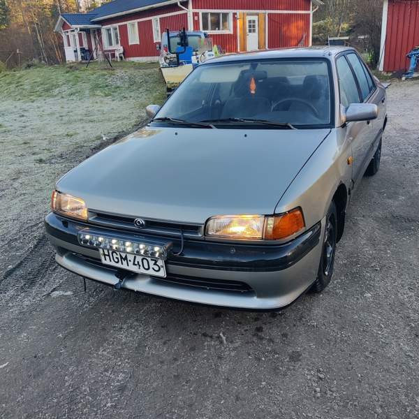 Mazda 323 Kristiinankaupunki - изображение 1