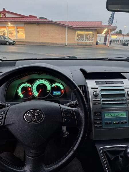 Toyota Corolla Verso Somero - photo 6