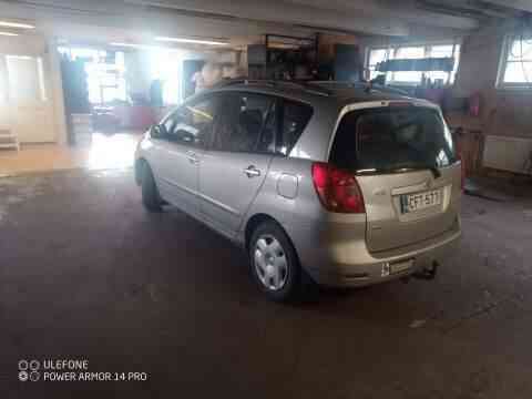 Toyota Corolla Verso Turtkul