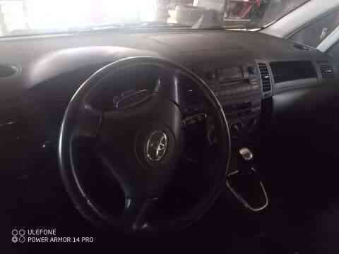 Toyota Corolla Verso Turtkul