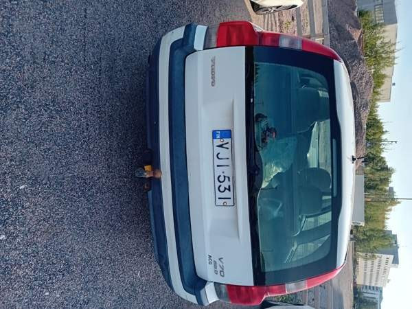 Volvo V70 Vantaa - valokuva 2