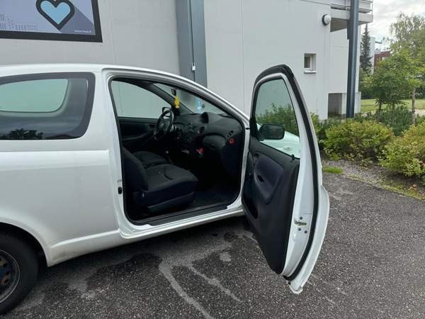 Toyota Yaris Helsinki - valokuva 4