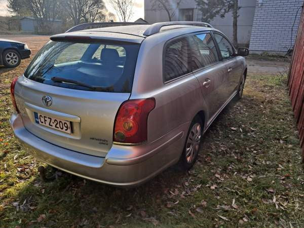 Toyota Avensis Lapinlahti - изображение 4