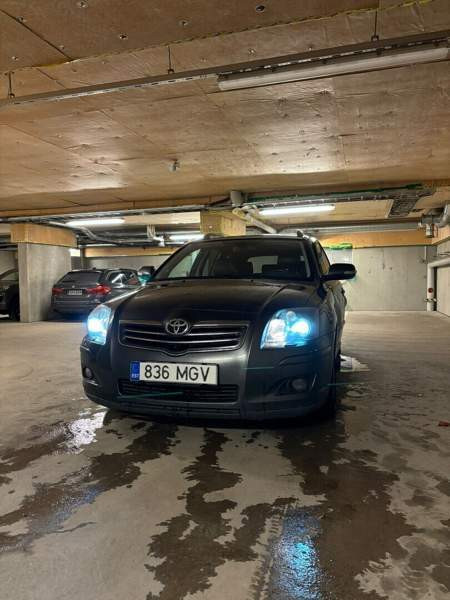Toyota Avensis Espoo - valokuva 1