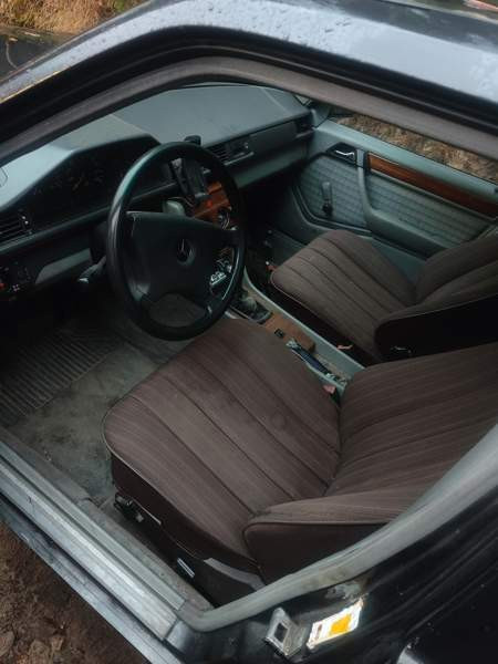 Mercedes-Benz E Rovaniemi - valokuva 3