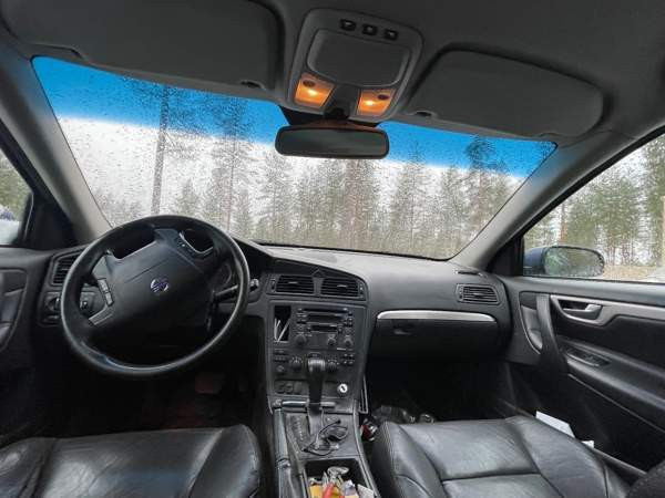 Volvo V70 Uurainen – foto 4