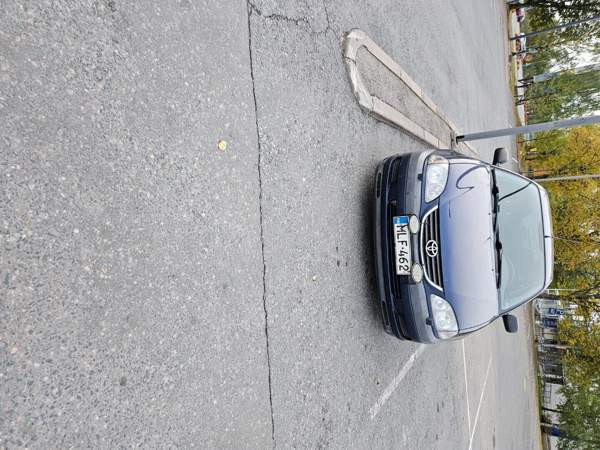 Toyota Avensis Kaavi - valokuva 1