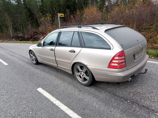 Mercedes-Benz C Taksimo - valokuva 2