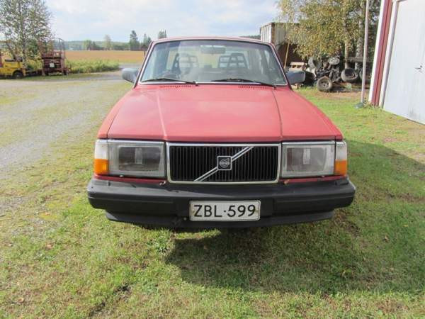 Volvo 240 Punkalaidun - valokuva 1