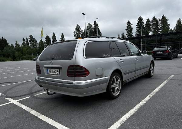 Mercedes-Benz E Lapua - valokuva 6