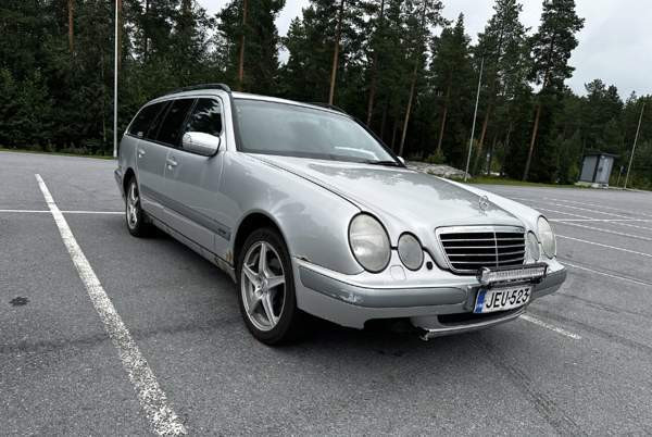 Mercedes-Benz E Lapua - valokuva 1