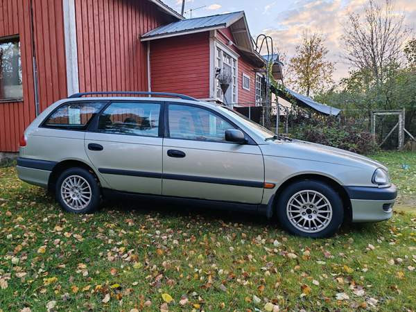 Toyota Avensis Kontiolahti - valokuva 4