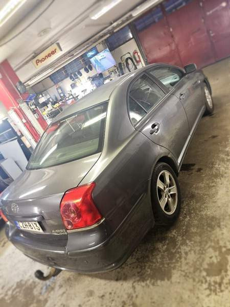 Toyota Avensis Vantaa - valokuva 1