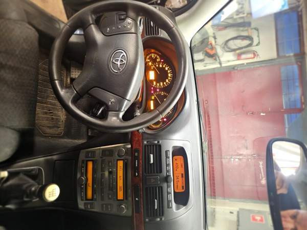 Toyota Avensis Vantaa - valokuva 2