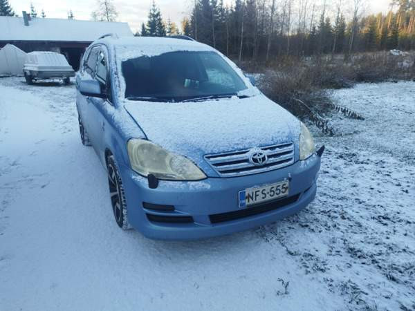 Toyota Avensis Verso Äänekoski - изображение 5