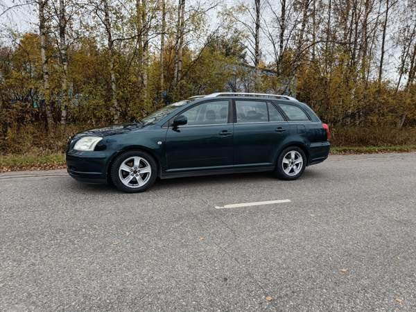 Toyota Avensis Рованиеми - изображение 6