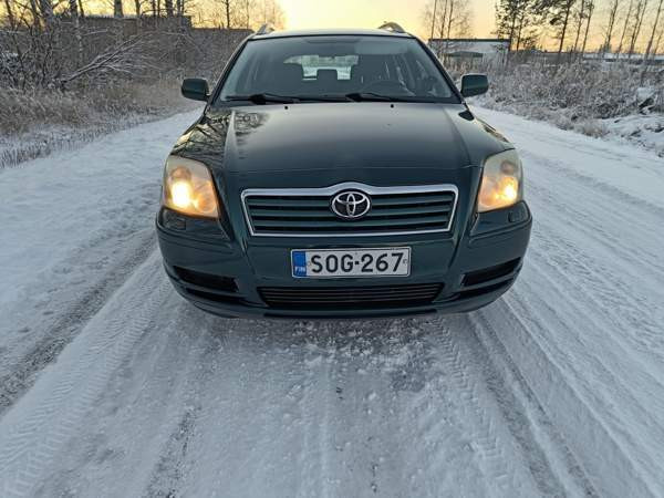 Toyota Avensis Рованиеми - изображение 8