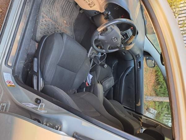 Toyota Avensis Miehikkälä - valokuva 5