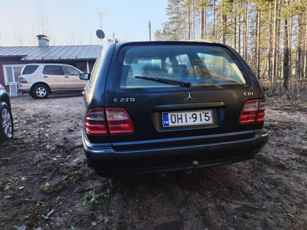 Mercedes-Benz E Liperi - photo 3