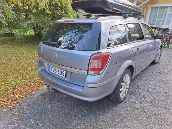 Opel Astra Nokia - valokuva 3