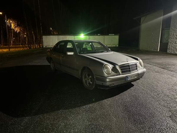 Mercedes-Benz E Вааса - изображение 2