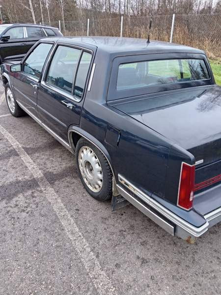 Cadillac Fleetwood Kouvola - valokuva 3