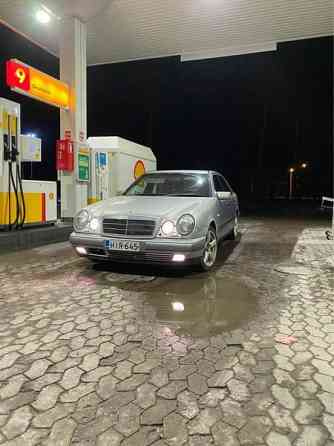 Mercedes-Benz 220 Liperi