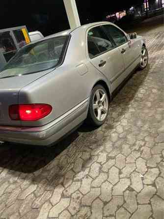 Mercedes-Benz 220 Liperi