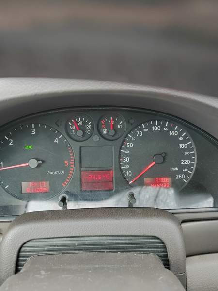 Audi A4 Углеуральский - изображение 2