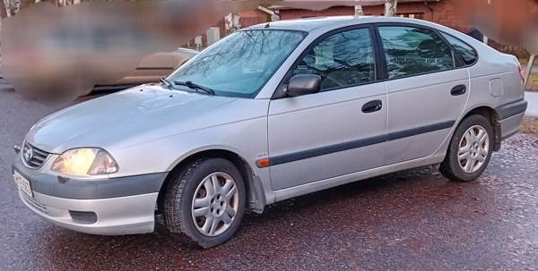 Toyota Avensis Joensuu - valokuva 4