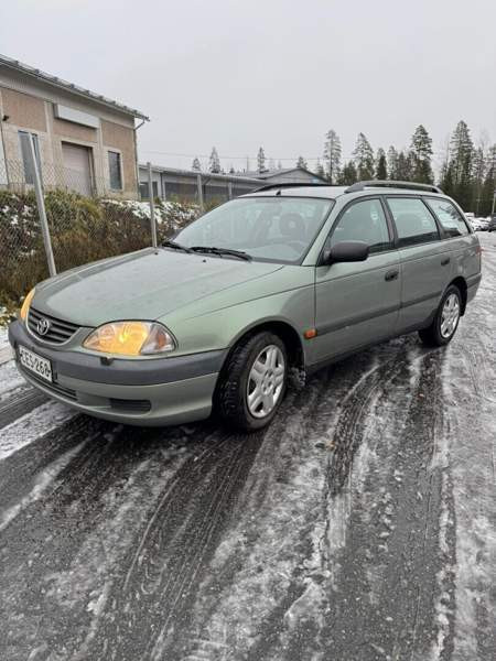Toyota Avensis Äänekoski - valokuva 1